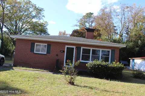 214 Currie St, Wallace, NC 28466