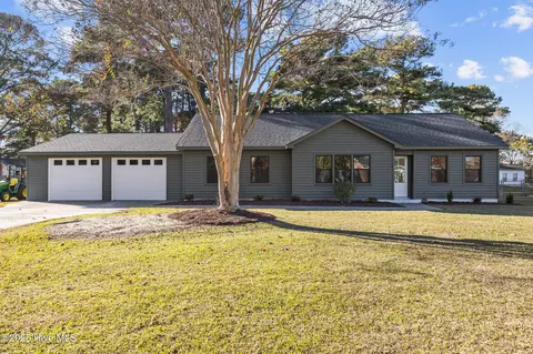 2118 Tucker Rd, Winterville, NC 28590
