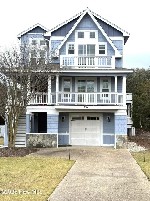 600 Cottage Ln, Corolla, NC 27927