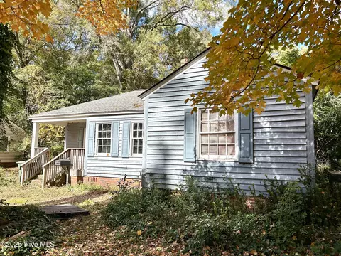 704 Prince St, Laurinburg, NC 28352