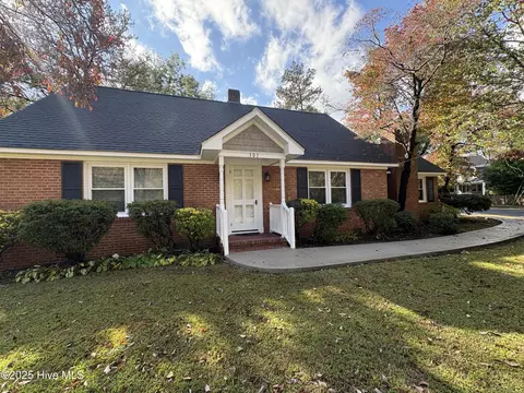 301 River Rd, Washington, NC 27889