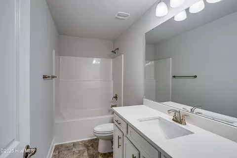 1005 Dynamic One Dr, New Bern, NC 28562 photo 35