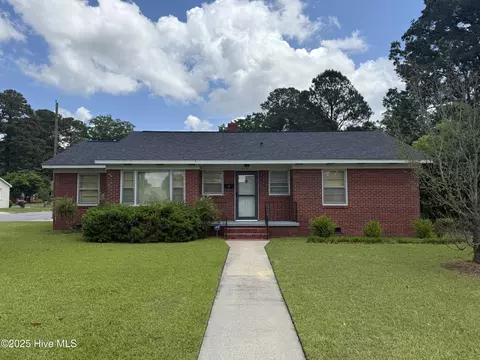 909 Oriental Ave, Kinston, NC 28504