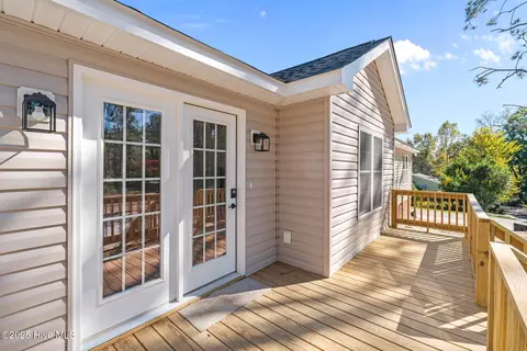 Exterior - 215 Beech St, Hamlet, NC 28345 photo 3 of 10