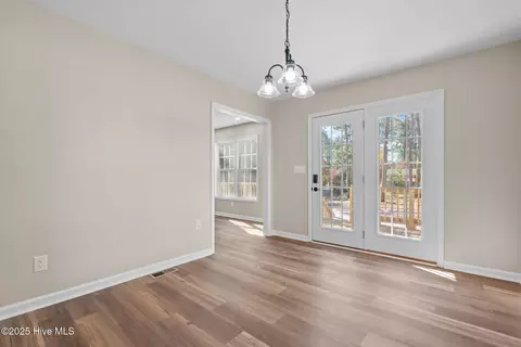 Dining - 215 Beech St, Hamlet, NC 28345 photo 3 of 3