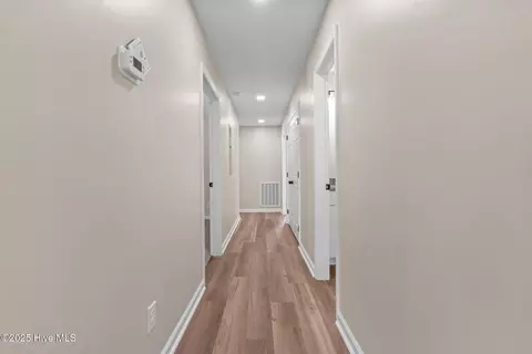 Entry Way - 215 Beech St, Hamlet, NC 28345 photo 3 of 4