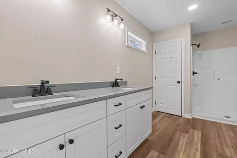 Bath - 215 Beech St, Hamlet, NC 28345 photo 1 of 3