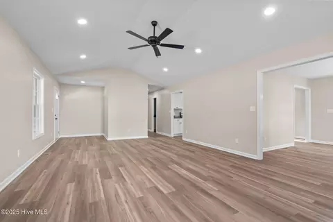 Living - 215 Beech St, Hamlet, NC 28345 photo 4 of 5