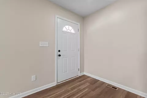 Entry Way - 215 Beech St, Hamlet, NC 28345 photo 4 of 4