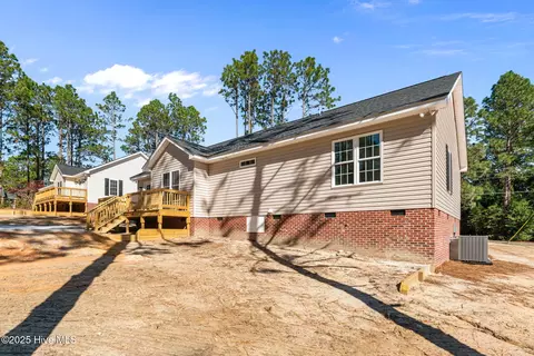 Exterior - 215 Beech St, Hamlet, NC 28345 photo 5 of 10