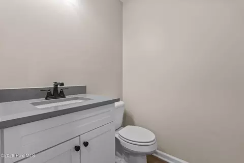 Bath - 215 Beech St, Hamlet, NC 28345 photo 3 of 3