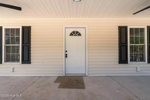 Exterior - 217 Beech St, Hamlet, NC 28345 photo 4 of 9
