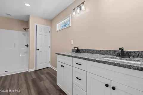 Bath - 217 Beech St, Hamlet, NC 28345 photo 3 of 3