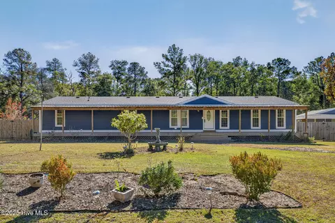 61 Cory Rd, Rocky Point, NC 28457