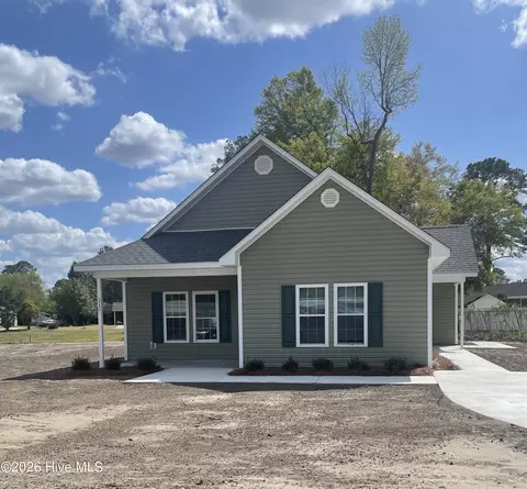 212 W Charity Rd, Rose Hill, NC 28458