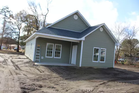 212 W Charity Rd, Rose Hill, NC 28458