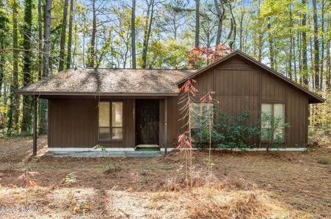 1471 Hunters Ln, Greenville, NC 27834