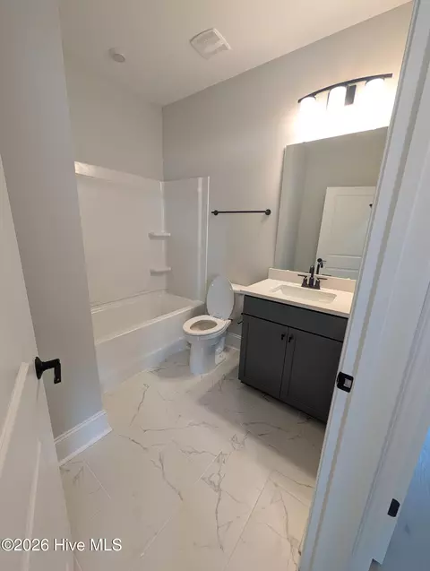 Bath - 5940 Moonshell Loop, Wilmington, NC 28412 photo 5 of 5