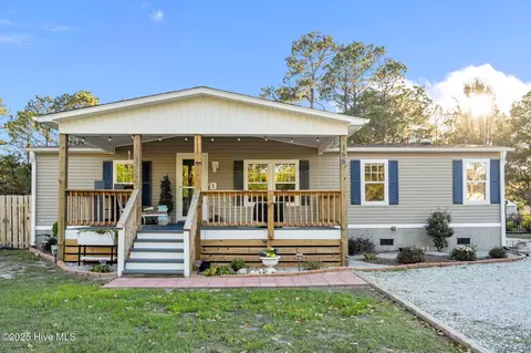 166 Watts Landing Rd, Hampstead, NC 28443