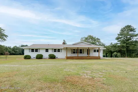 3010 Peanut Plant Rd, Elizabethtown, NC 28337