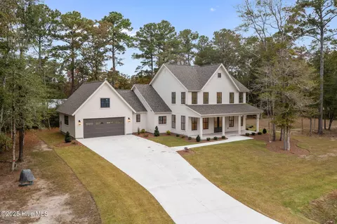 135 Indian Trl, Beaufort, NC 28516