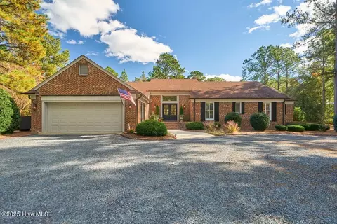 25 Linville Dr, Pinehurst, NC 28374