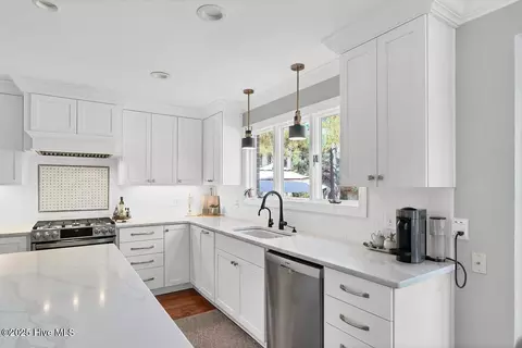 Kitchen - 25 Linville Dr, Pinehurst, NC 28374 photo 2 of 9