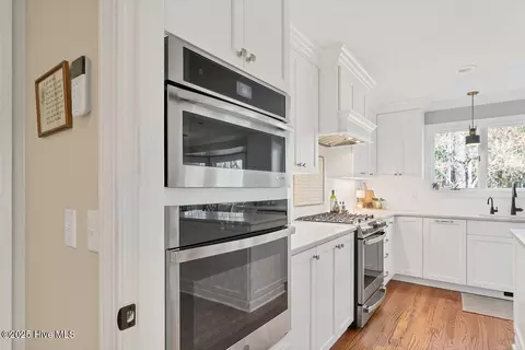 Kitchen - 25 Linville Dr, Pinehurst, NC 28374 photo 4 of 9