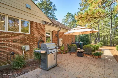 Exterior - 25 Linville Dr, Pinehurst, NC 28374 photo 2 of 9