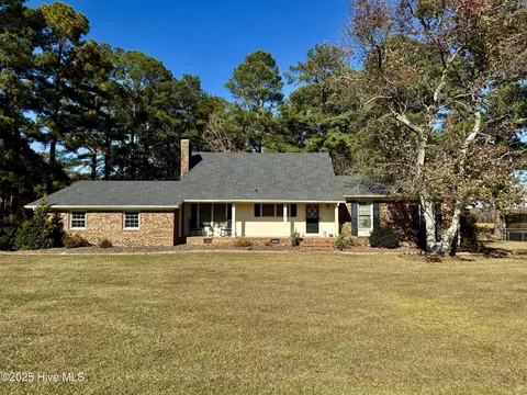1247 Scenic Dr, Williamston, NC 27892