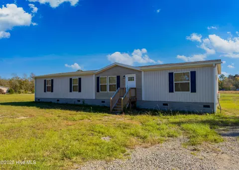 233 Benton Rd SE, Bolivia, NC 28422