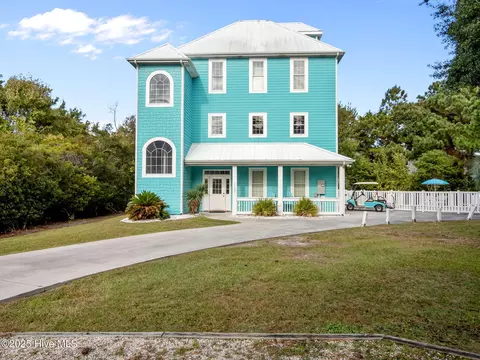 9902 Colonel Hanson Ct, Emerald Isle, NC 28594