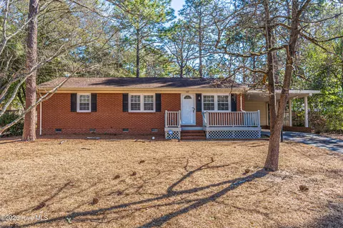 645 N Page St, Southern Pines, NC 28387