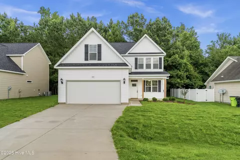 445 Peregrine Ridge Dr, New Bern, NC 28560