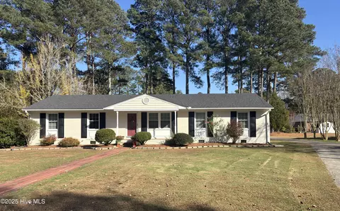 103 Springlake Dr, Murfreesboro, NC 27855