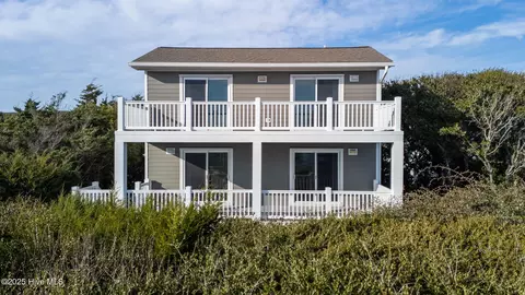 100 Conch Ct, Emerald Isle, NC 28594