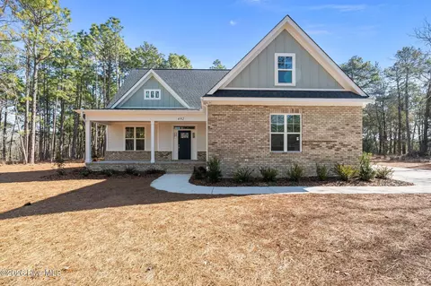 492 Longleaf Dr, West End, NC 27376