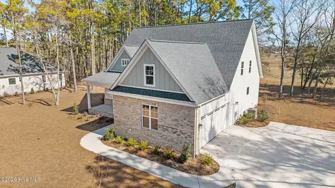492 Longleaf Dr, West End, NC 27376 photo 3