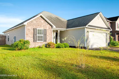 207 Seville St, Jacksonville, NC 28546
