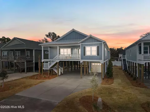 204 NE 33rd St, Oak Island, NC 28465