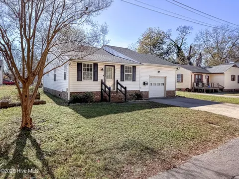 411 Dunstan Ln, Elizabeth City, NC 27909