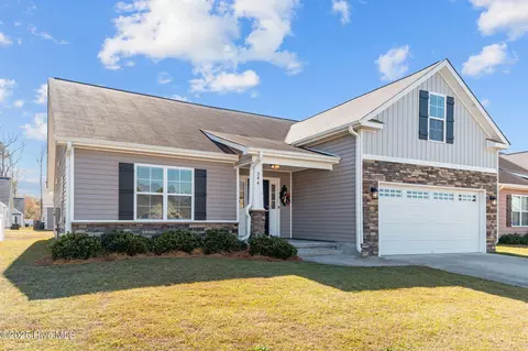 544 Arbor Dr, Greenville, NC 27858