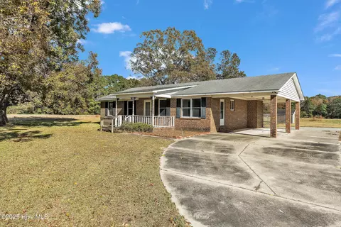 1968 Belgrade Swansboro Rd, Maysville, NC 28555