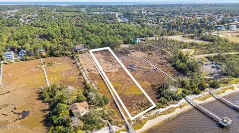 8230 River Rd, Wilmington, NC 28412