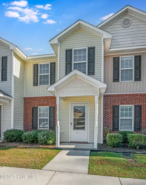 317 Glen Cannon Dr, Jacksonville, NC 28546