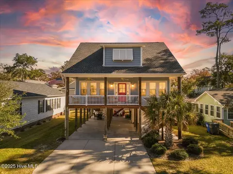 334 NE 47th St, Oak Island, NC 28465