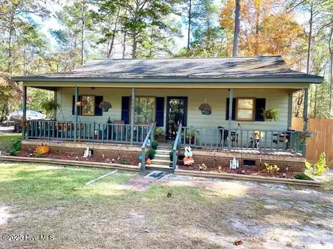 111 Perry St, Elizabethtown, NC 28337