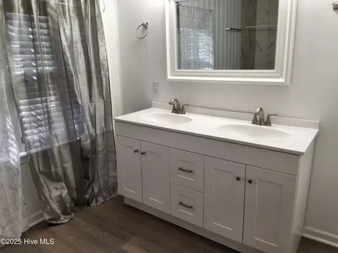 Bath - 33 Gapway Rd, Fair Bluff, NC 28439 photo 5 of 14