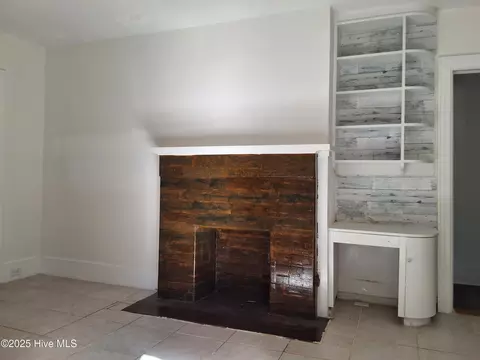 Living - 33 Gapway Rd, Fair Bluff, NC 28439 photo 3 of 13