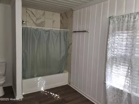 Bath - 33 Gapway Rd, Fair Bluff, NC 28439 photo 2 of 14